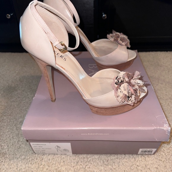 Bakers Florentina Tan Platform Heel - Picture 6 of 13